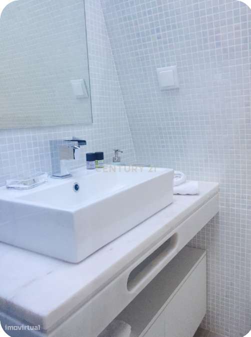 Uma Oportunidade Única para Viver ou Investir em Sesimbra!-12
