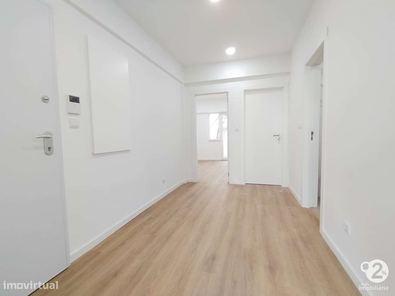 T2 Remodelado em Oeiras – Próximo do Parque dos Poetas e a 7 minuto... - Grande imagem: 4/25