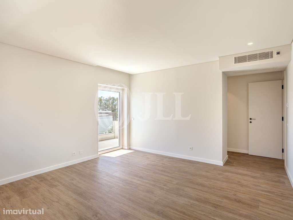 Moradia T5+2 com piscina no Estoril-17