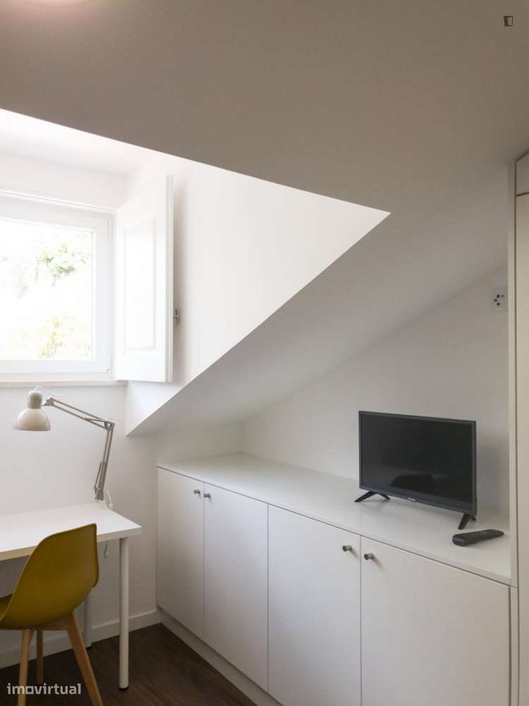 Estúdio - localizado em Montes Claros Coimbra - Grande imagem: 4/5