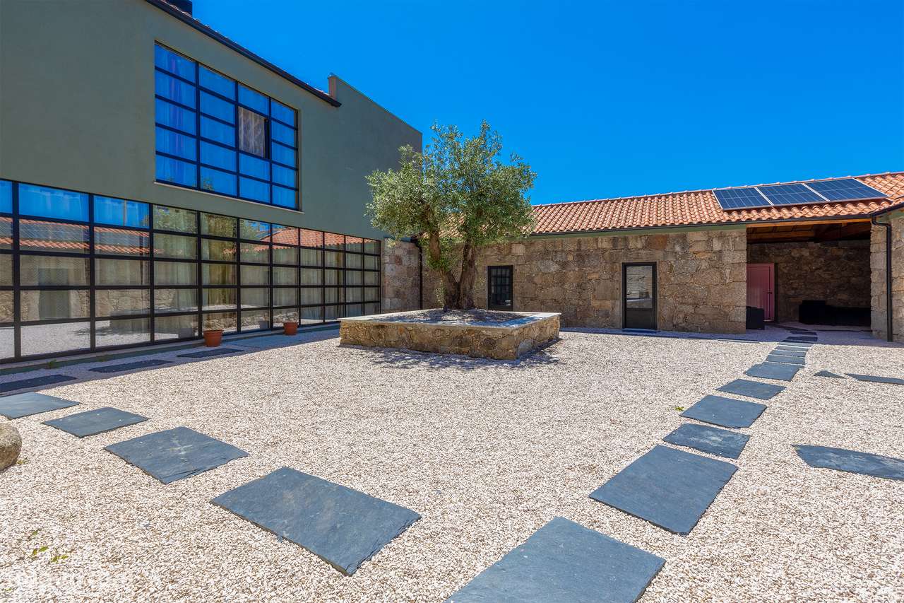 Magnífica Quinta. Moradia T10. Piscina e jardim. Vila Nova Famalicão-39