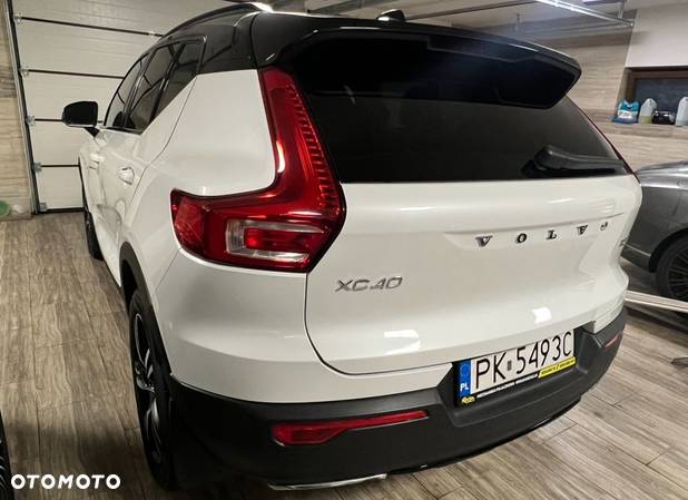 Volvo XC 40 T5 AWD Geartronic R-Design - 4