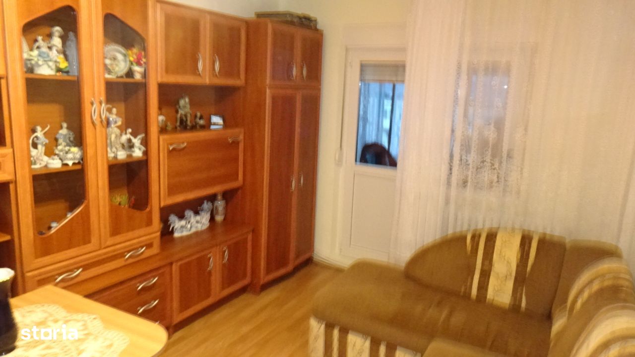 Vand apartament 2 camere semidecomandat in Deva, Crisului, mobilat,