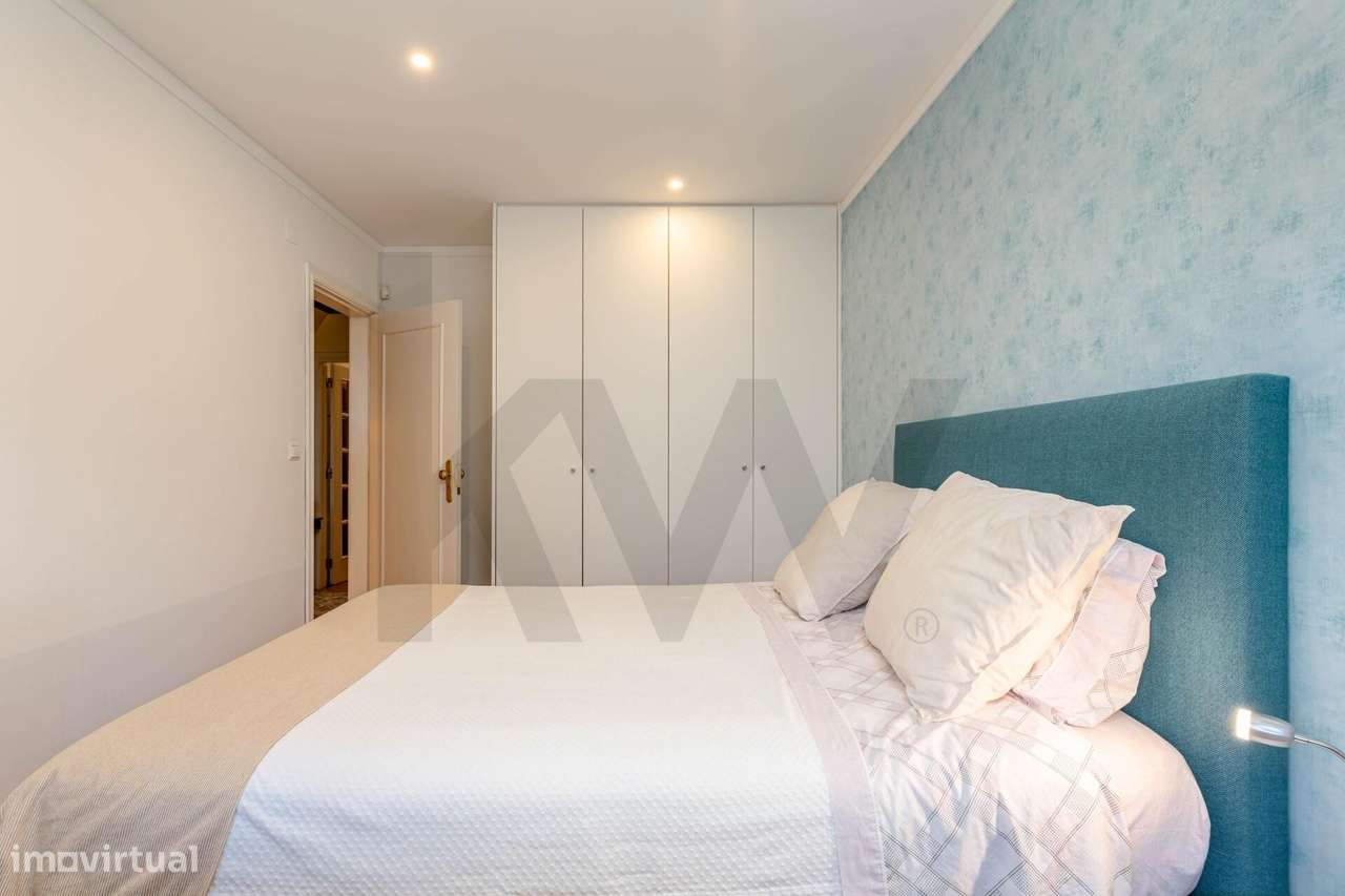 Moradia isolada, com boa localização, boas áreas e muita luminosidade - Grande imagem: 4/52