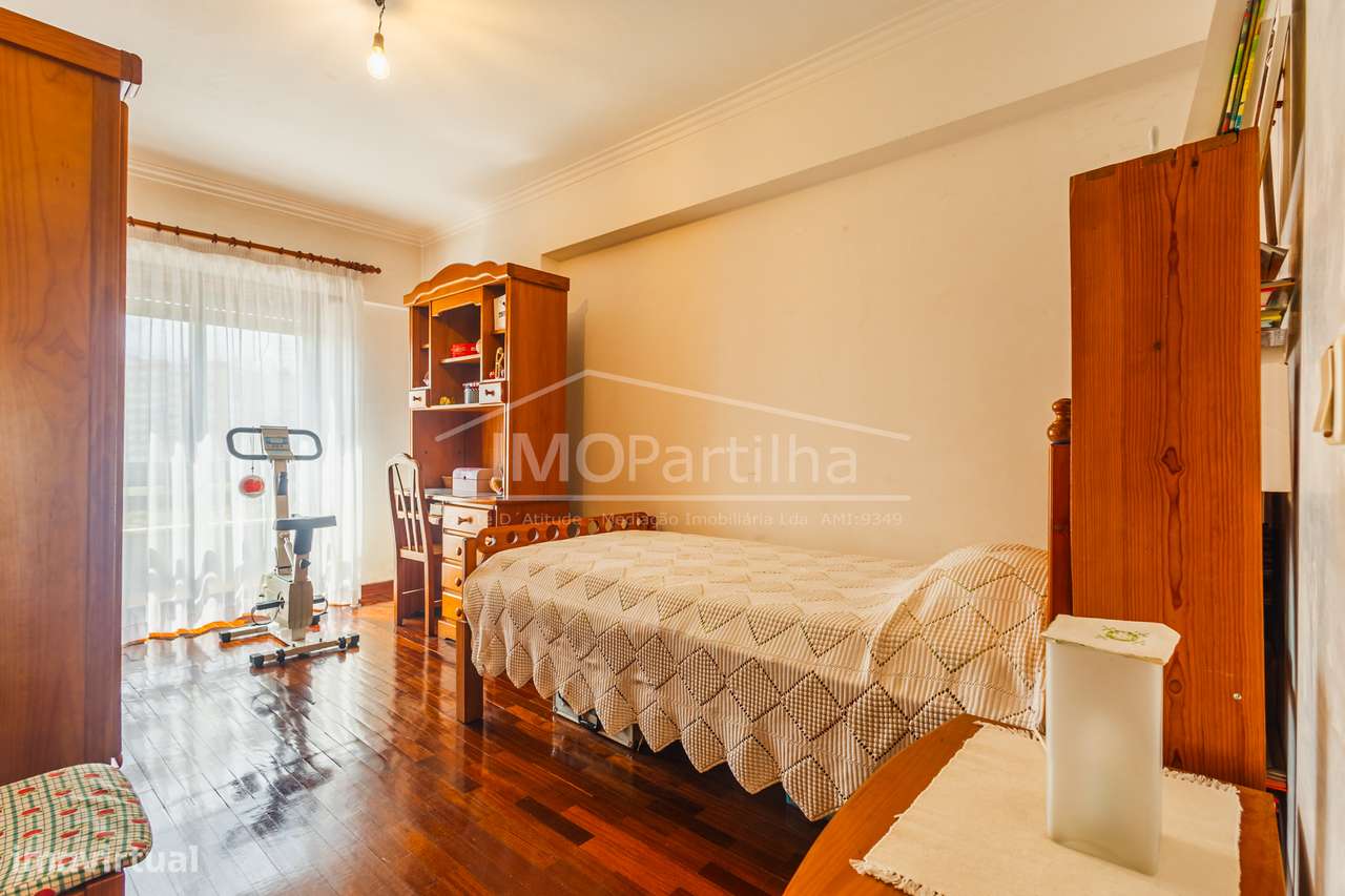 Apartamento T2 C/ Parqueamento Queluz-10