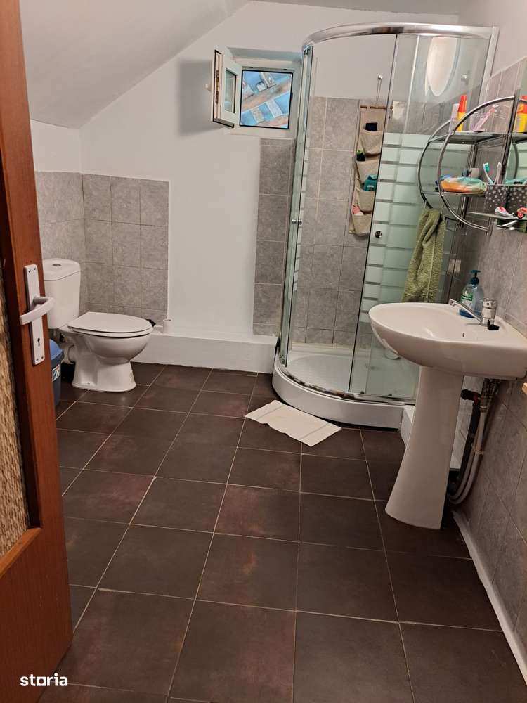 Casă P+M în Sântandrei cu 4 dormitoare 2 băi, living, bucătărie, garaj - Imagine principală: 3/20