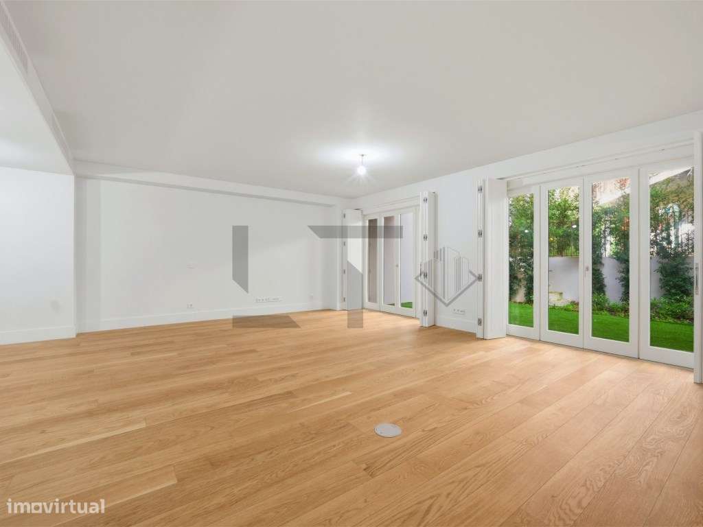 Apartamento T3 com Garagem para Venda junto à Av. da Liberdade, Lisboa-5