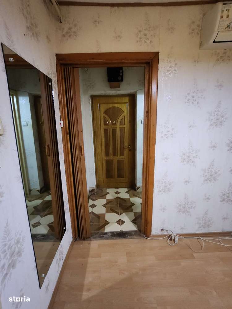 Decomandat 3 Camere  str Neagoe Voda et 2-8