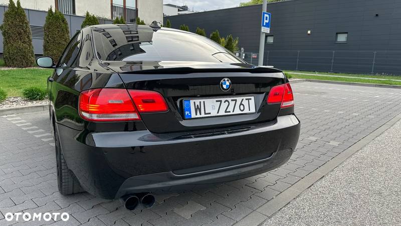 BMW Seria 3 330i Coupe - 4