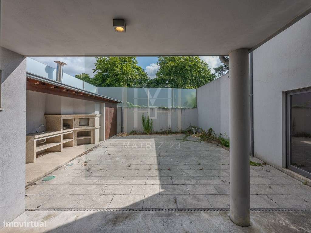 MORADIA T4+1 | 2 TERRAÇOS | LOGRADOURO | GARAGEM | PORTO-25