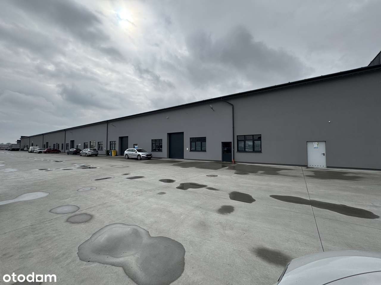 Lokal magazynowo-usługowy 1100 m2 - Pełny obrazek: 1/3