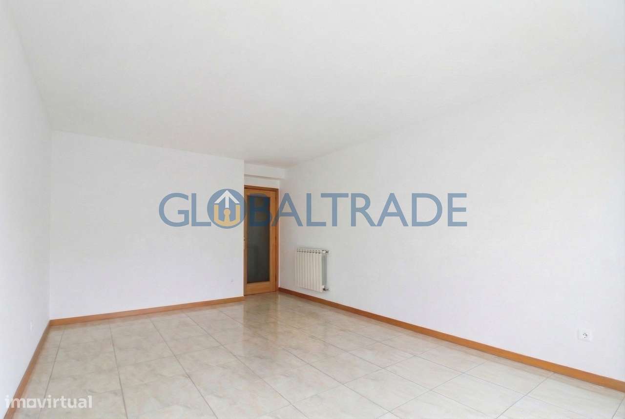 Apartamento T3 Renovado - Condomínio Fechado em Rio Tinto-9