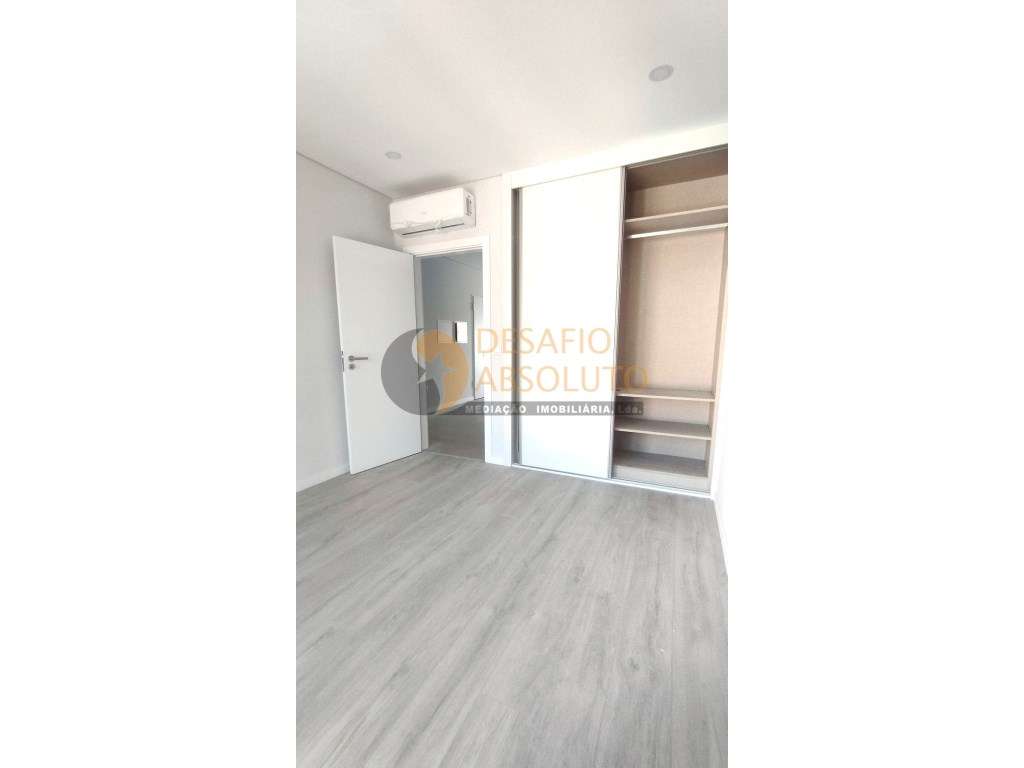 Apartamento T2 c/ varanda. Quinta do Conde - Pinhal do General-16