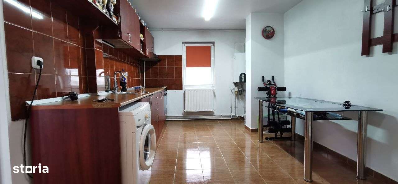 Sagului - Ap de 3 cam - Su:72mp - Centrala proprie - Garaj - Imagine principală: 4/9