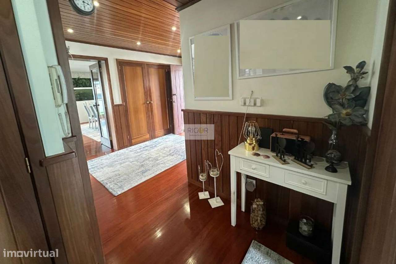 Moradia T4 de 4 frentes na cidade da Maia-5