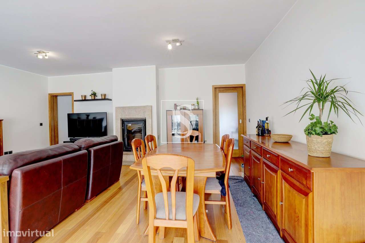 Moradia T3 com espaço exterior e garagem - Nogueira - Maia-4