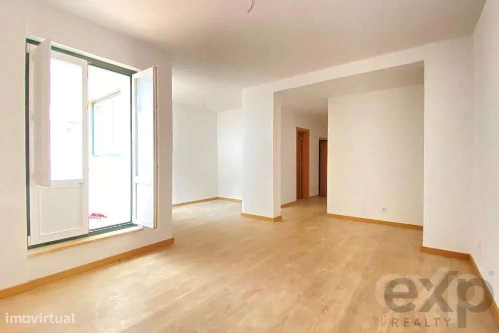 Arrendamento T0 renovado, com terraço, 2º Andar, Bairro do Castelo, Al - Grande imagem: 5/13