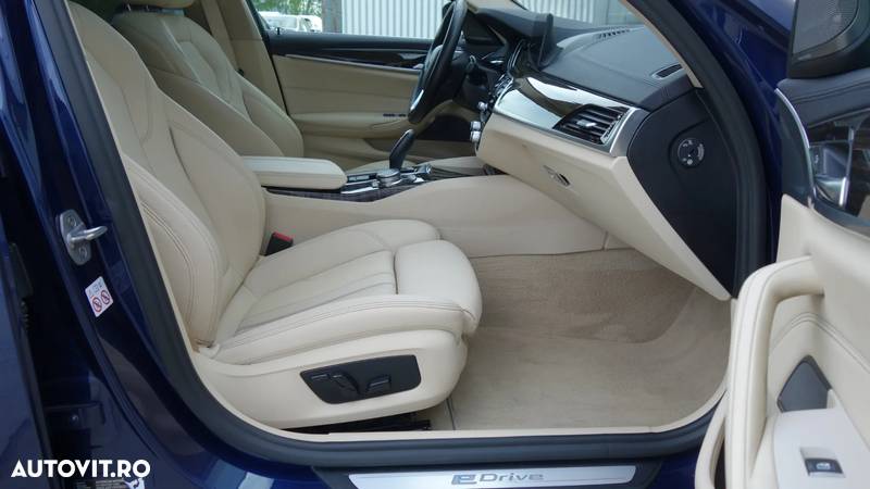 BMW Seria 5 530e Aut. Luxury Line - 30