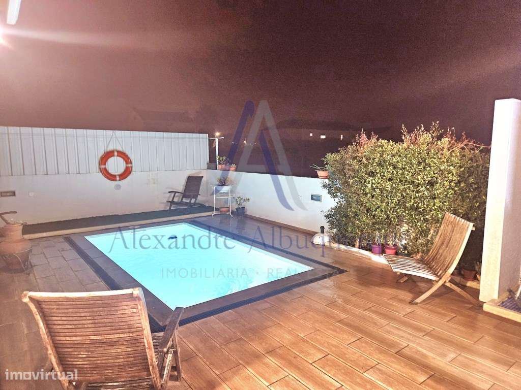 Moradia Isolada T3 com Piscina e Garagem em Azeitão-3