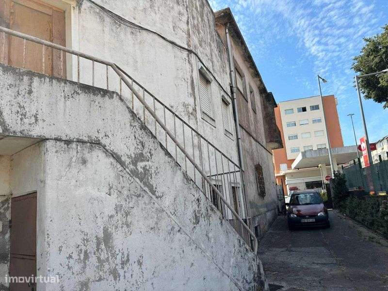 2 Prédios no Porto zona privilegiada para reconstruir - Grande imagem: 4/12