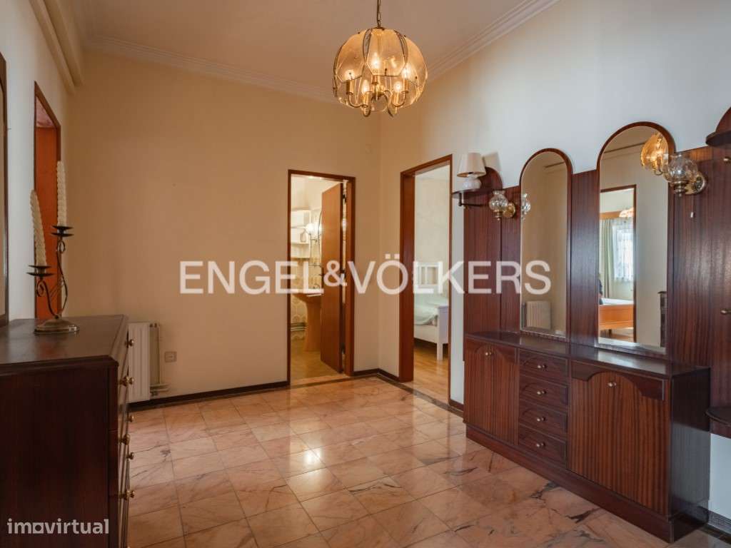 Prédio Misto de 3 Pisos com Jardim e Anexo Habitacional - Santo And...-8