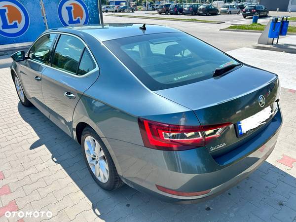 Skoda Superb 2.0 TDI Style - 6