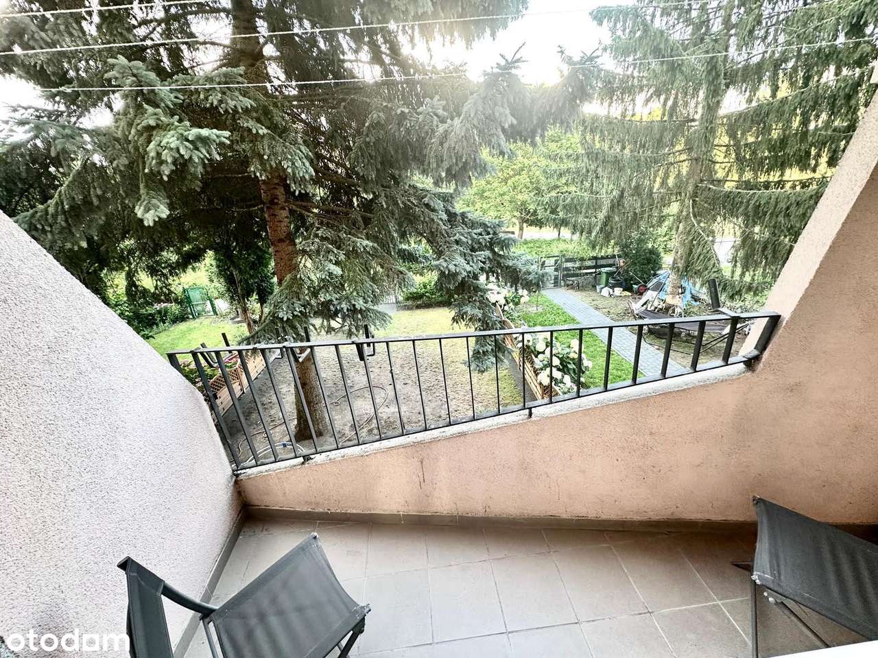 Pierwsze piętro w niskim bloku z widokiem na zieleń-5