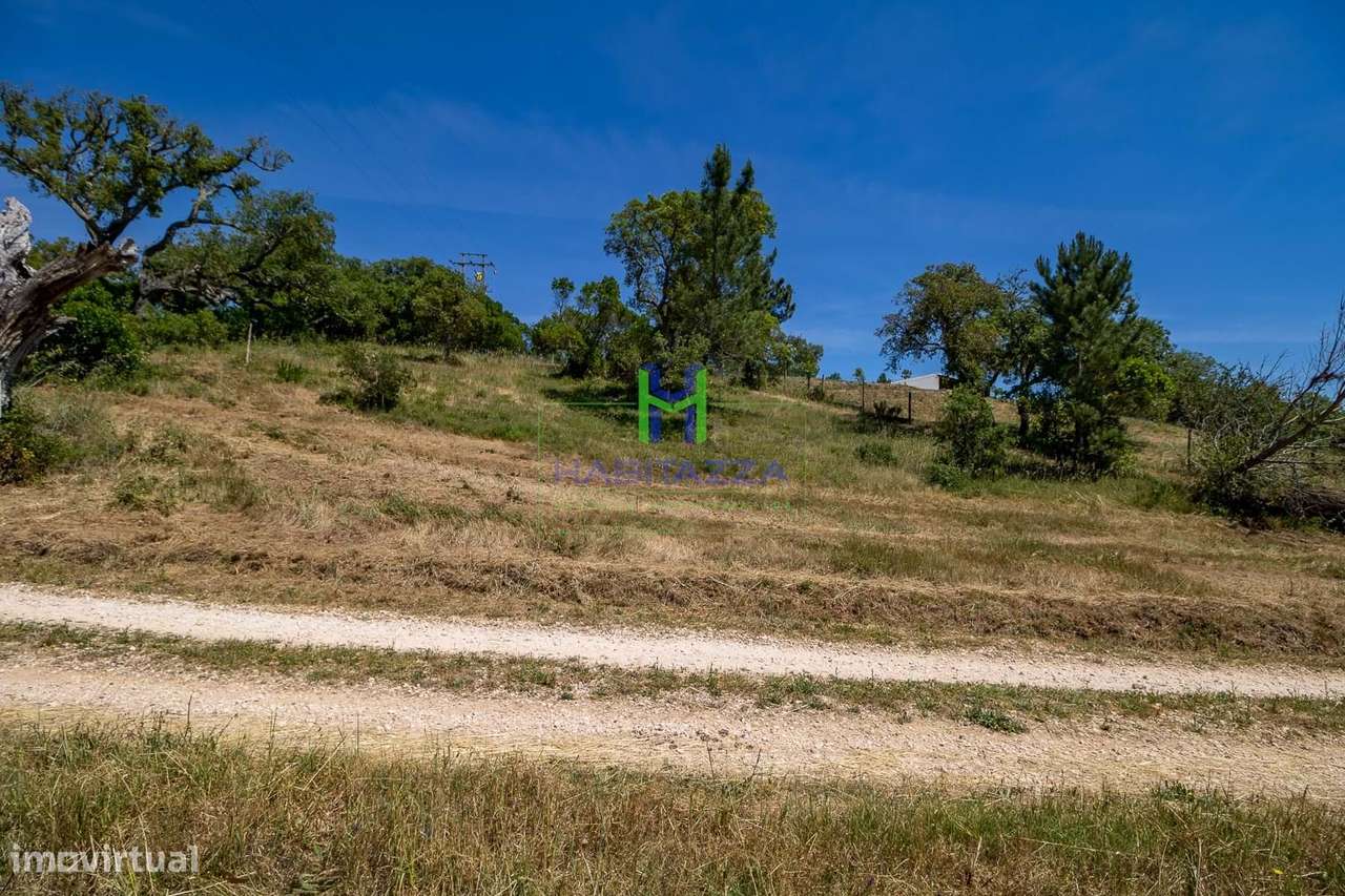 2 Parcelas de terreno rústico, com área total de 5.500 m2, com furo, p-7