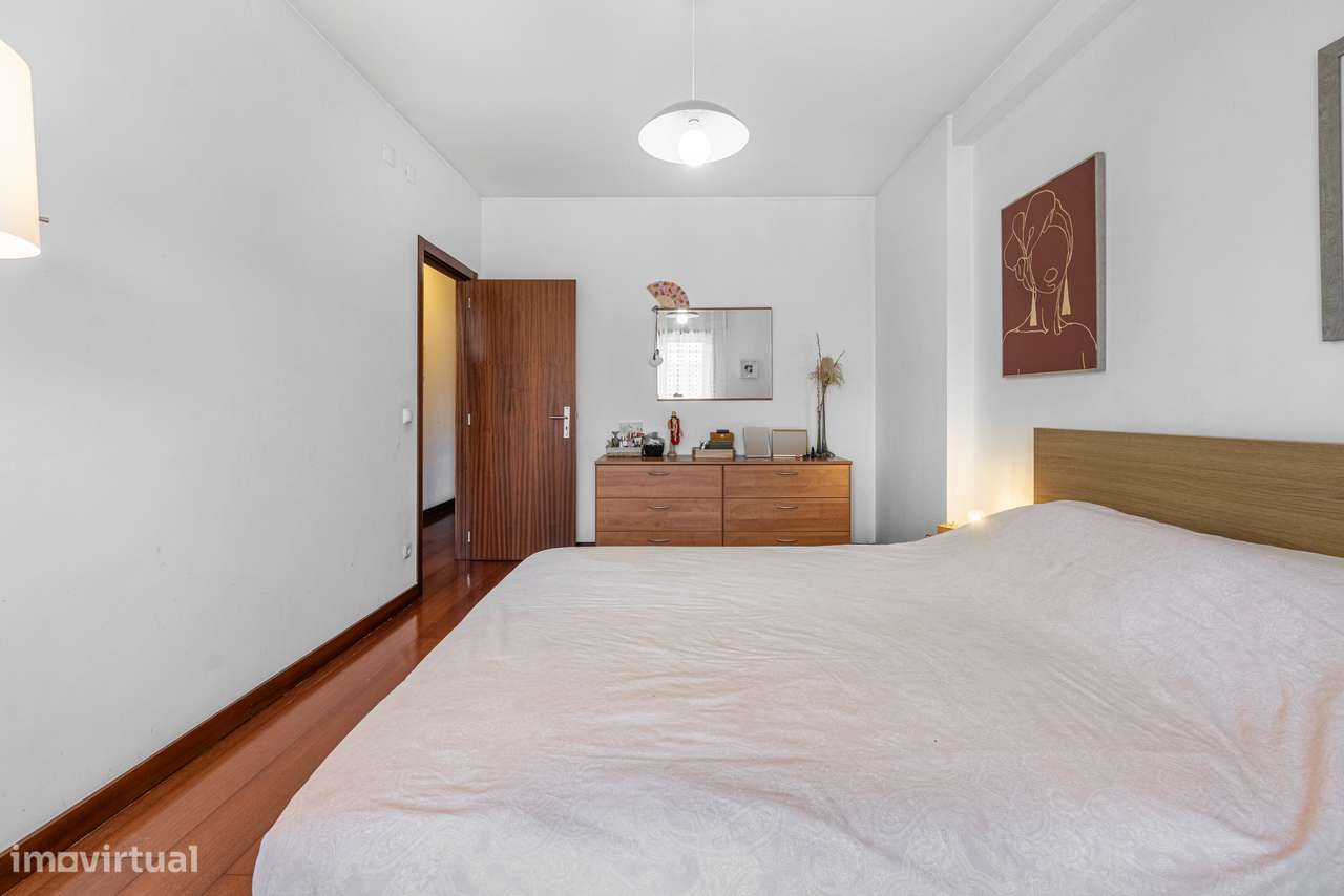 Apartamento T2+2 em plena Avenida da Liberdade-24