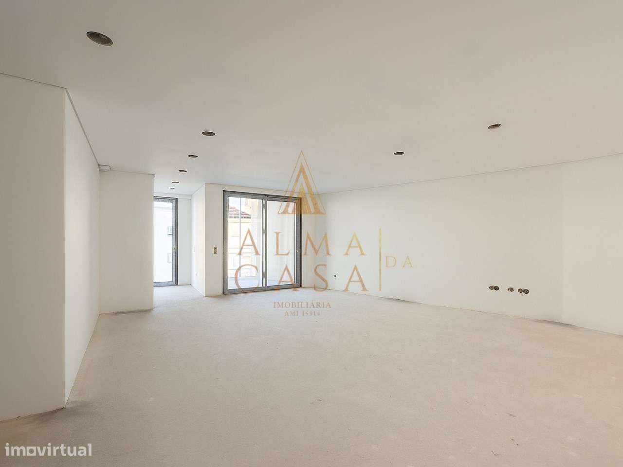 Apartamento T2 Novo | Centro Rio Tinto | Varanda | 2 L. Garagem - Grande imagem: 5/23