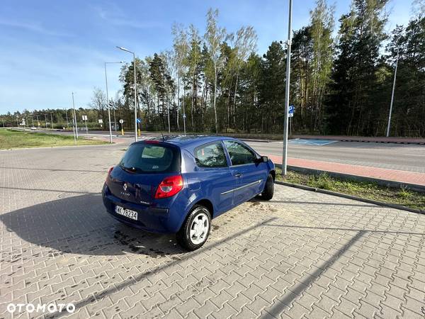 Renault Clio 1.2 16V Authentique - 6