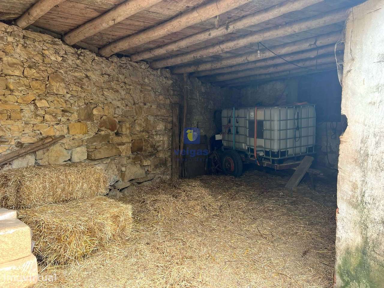 Baixa de Preço !!!! Villa para Recuperação na Labrujeira - Ventosa - A-20