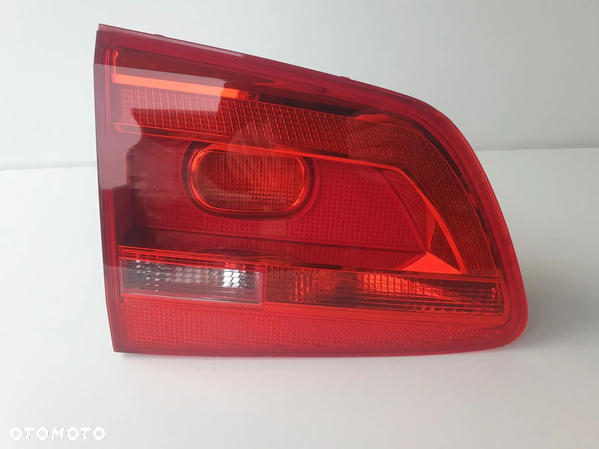 VW TOURAN LAMPA LEWY TYŁ W KLAPĘ 1T0945093 - 11