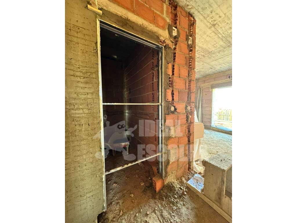 MORADIA EM CONSTRUÇÃO QUINTA DO ANJO - Grande imagem: 2/28