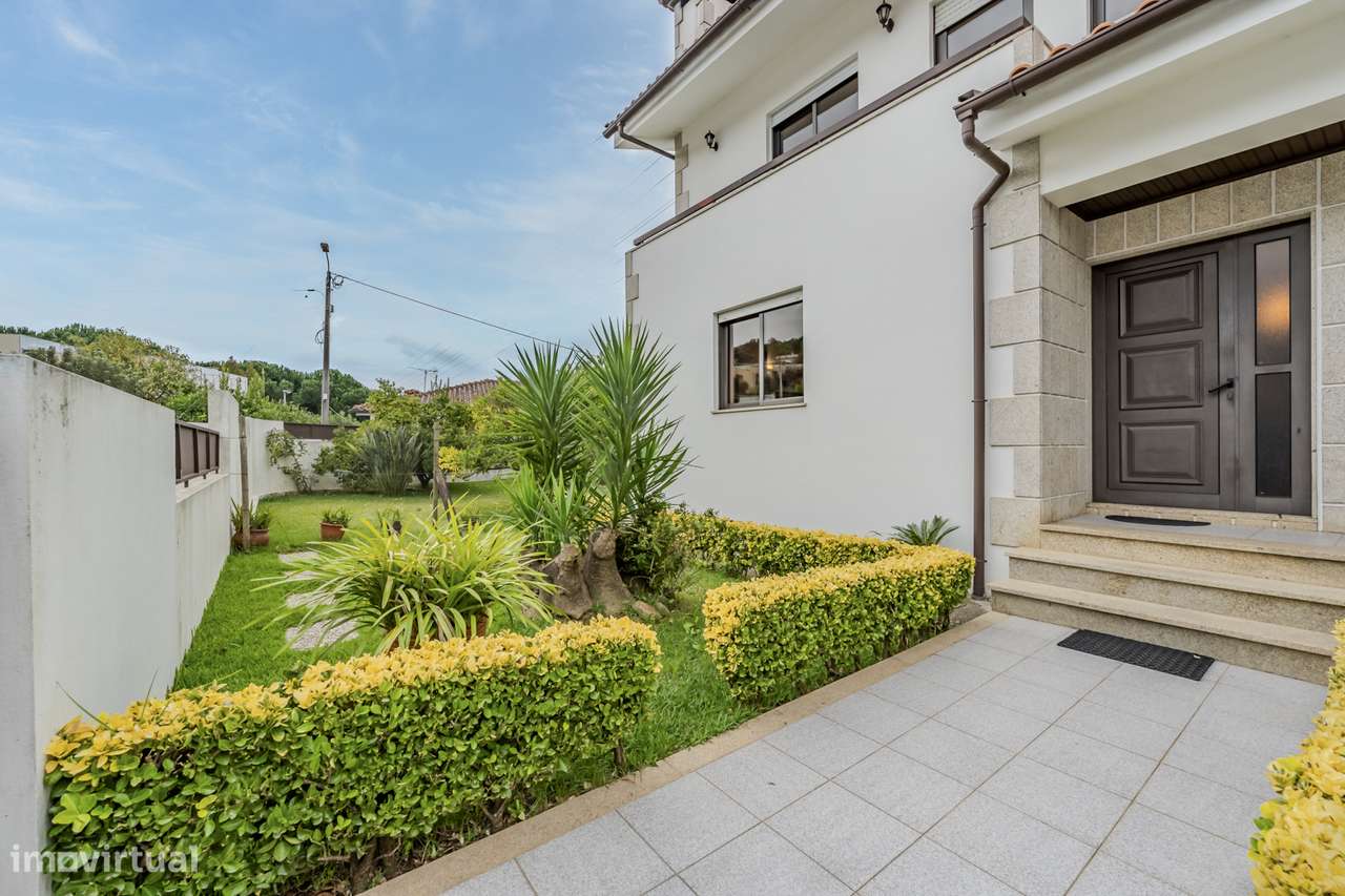 Moradia T4 para venda em Gondizalves, Braga-1