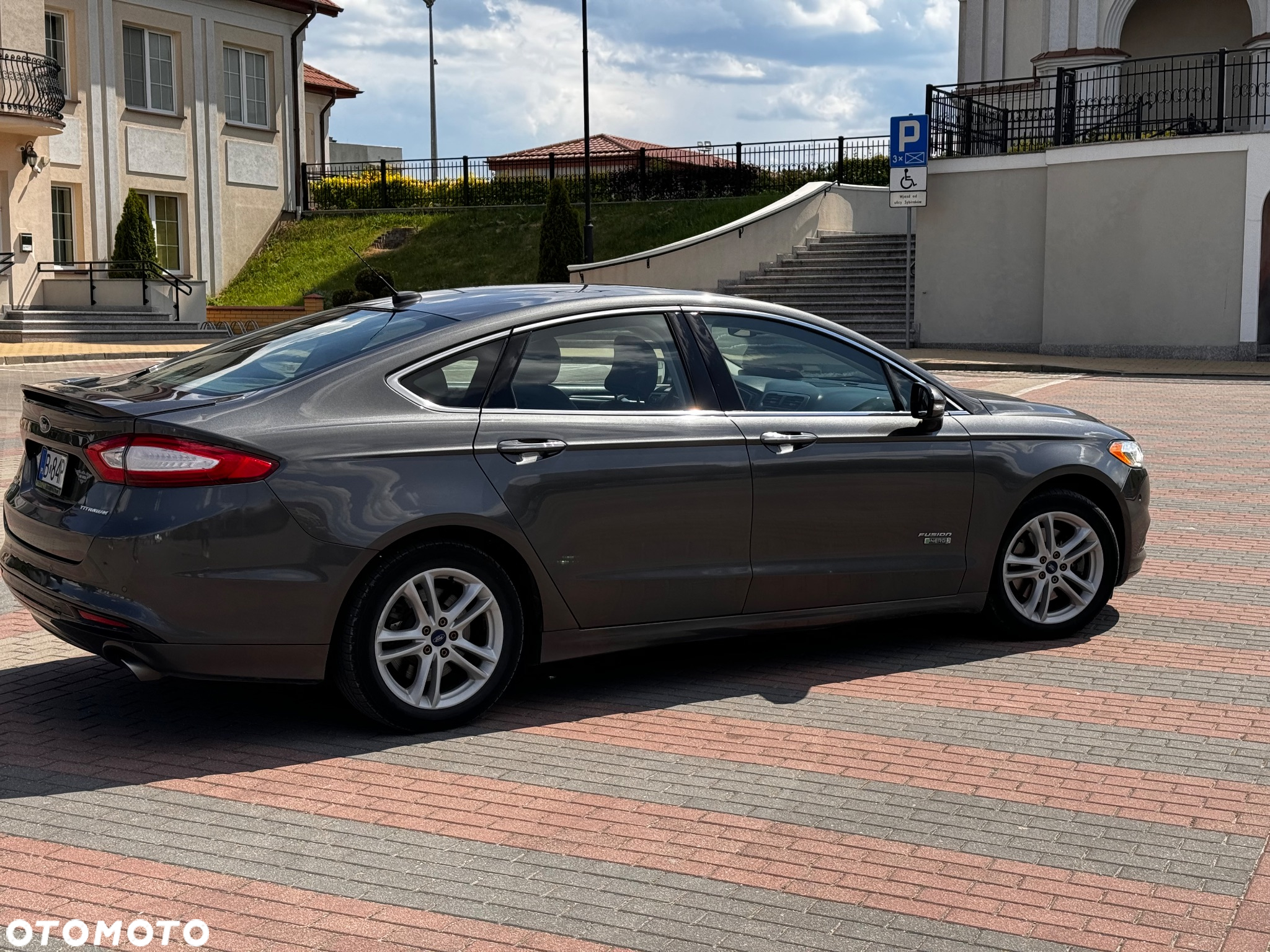Ford Fusion - 9
