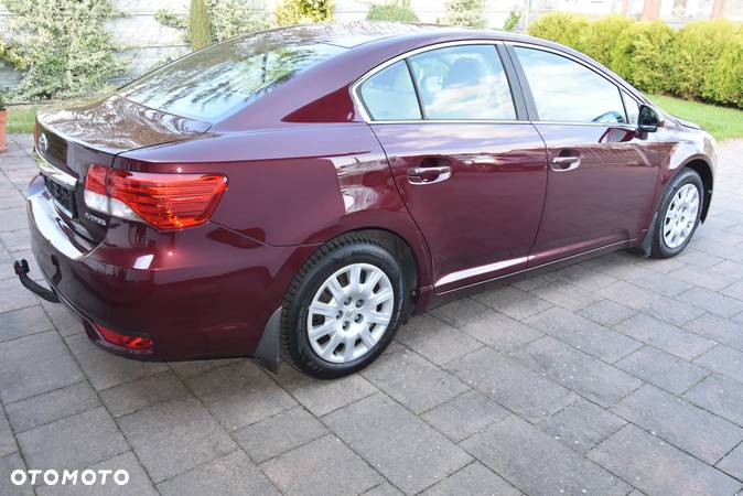 Toyota Avensis 1.8 Premium - 16