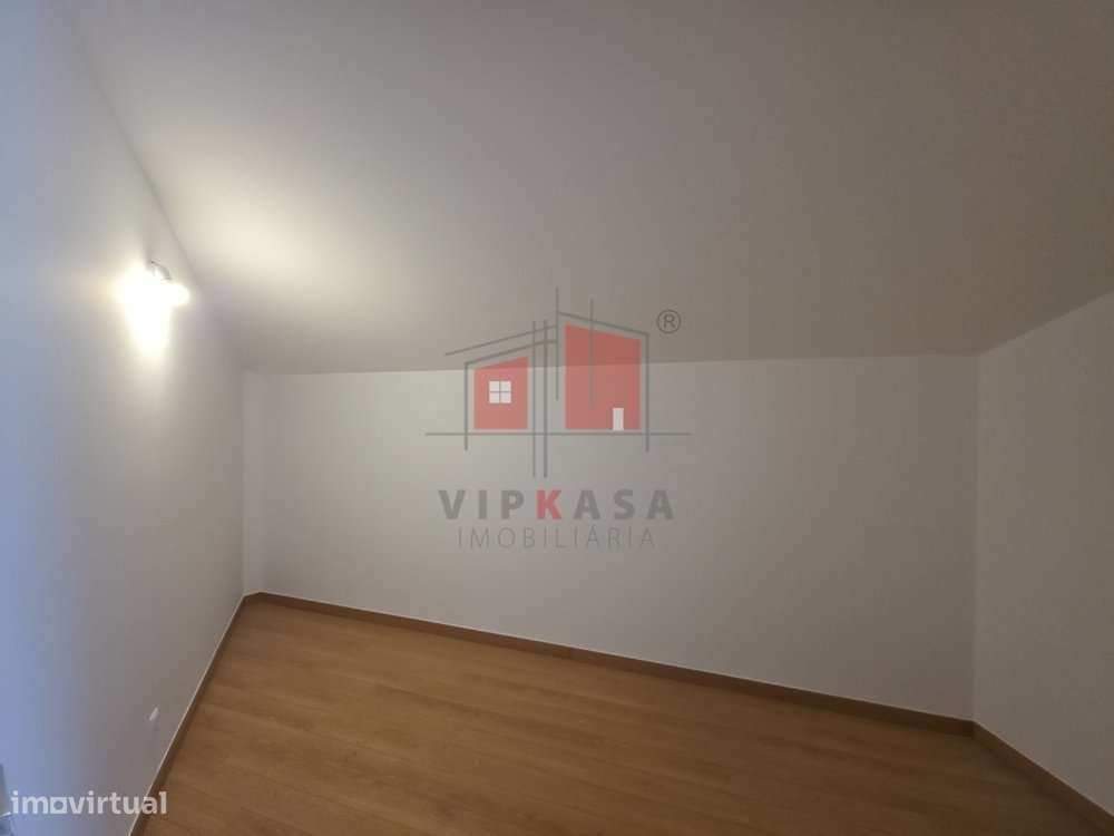 Apartamento T3+1 em Mafra-19