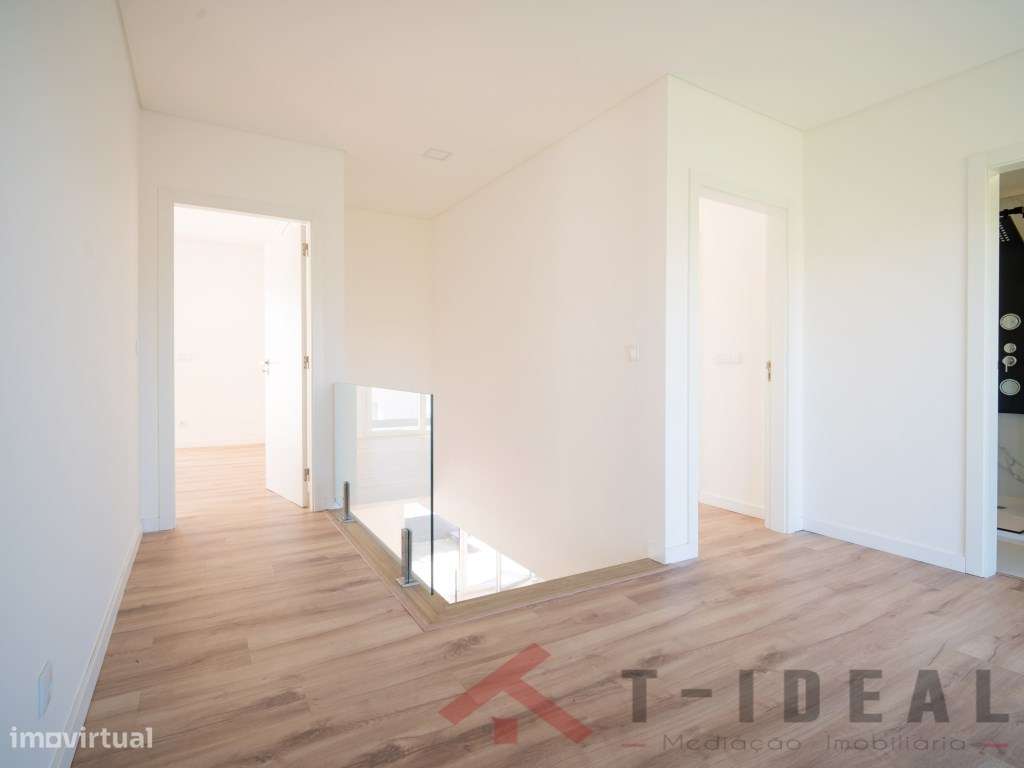 Moradia T4 nova próxima da Lourinhã e das praias-31