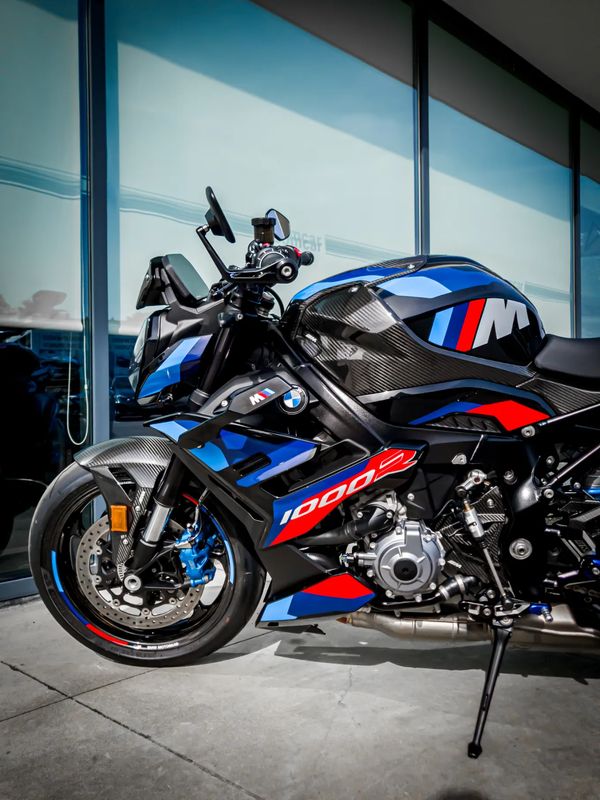 BMW M 1000 R