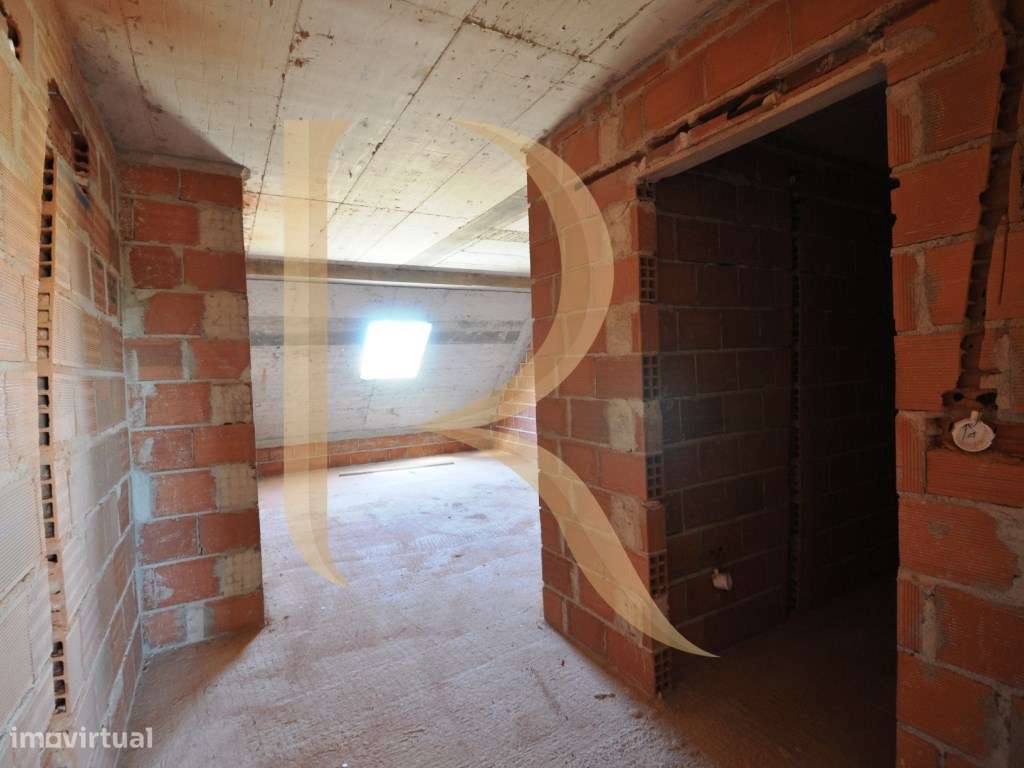 Apartamento novo duplex T3+2 com garagem, elevador e varandas em Va...-16