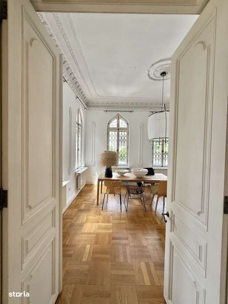 Vilă cu farmec interbelic, pretabilă pentru activități comerciale - Imagine principală: 5/20