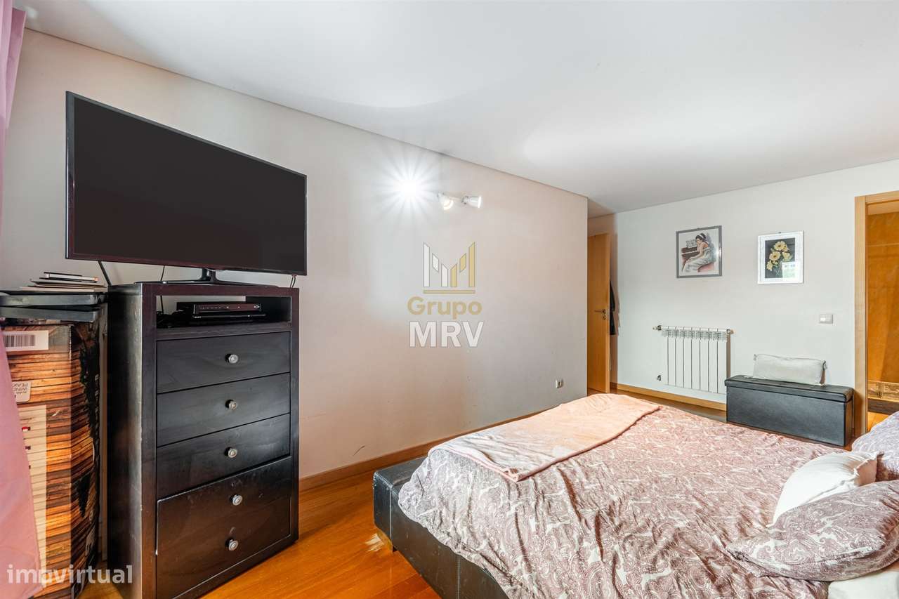 Excelente Apartamento T3 em Lamaçães-11