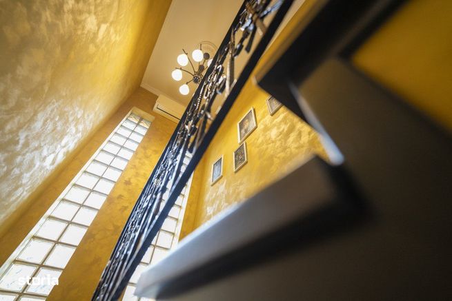 Casa cu personalitate Strada Spania-14