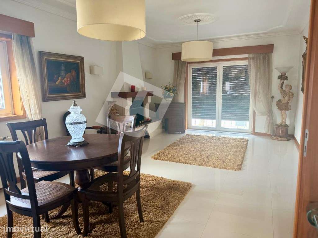 Moradia T4 Isolada c/ Jardim - Patela - S. Bernardo-21