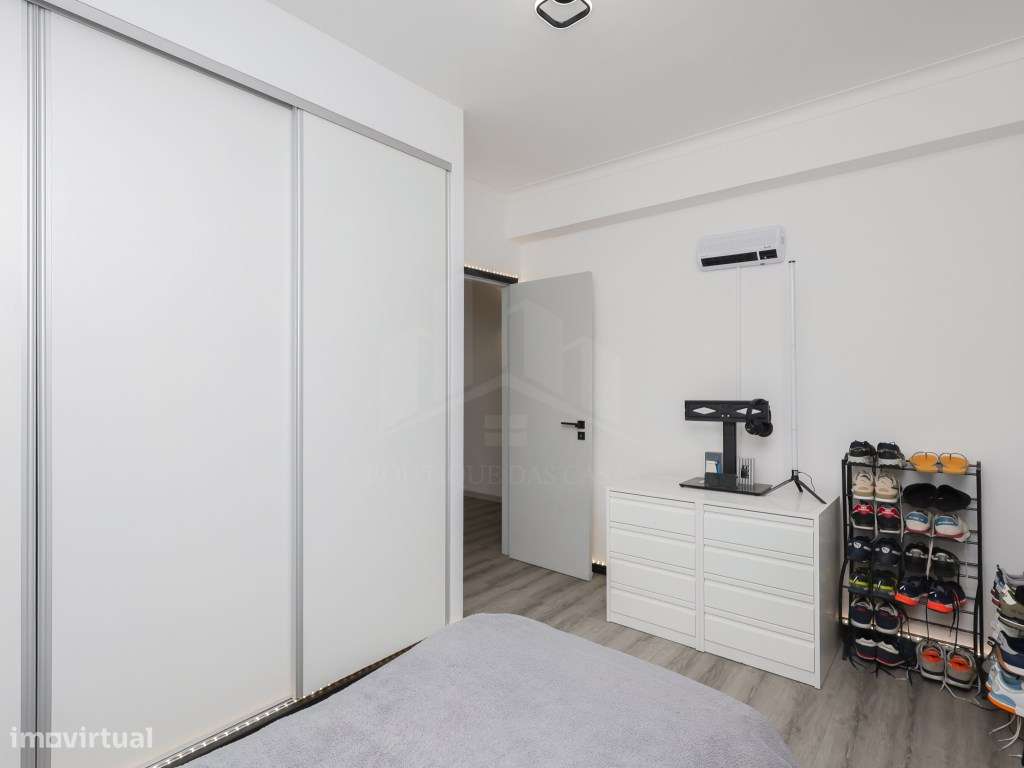Apartamento T2 Parcialmente Remodelado em Valbom | Oportunidade aba...-22