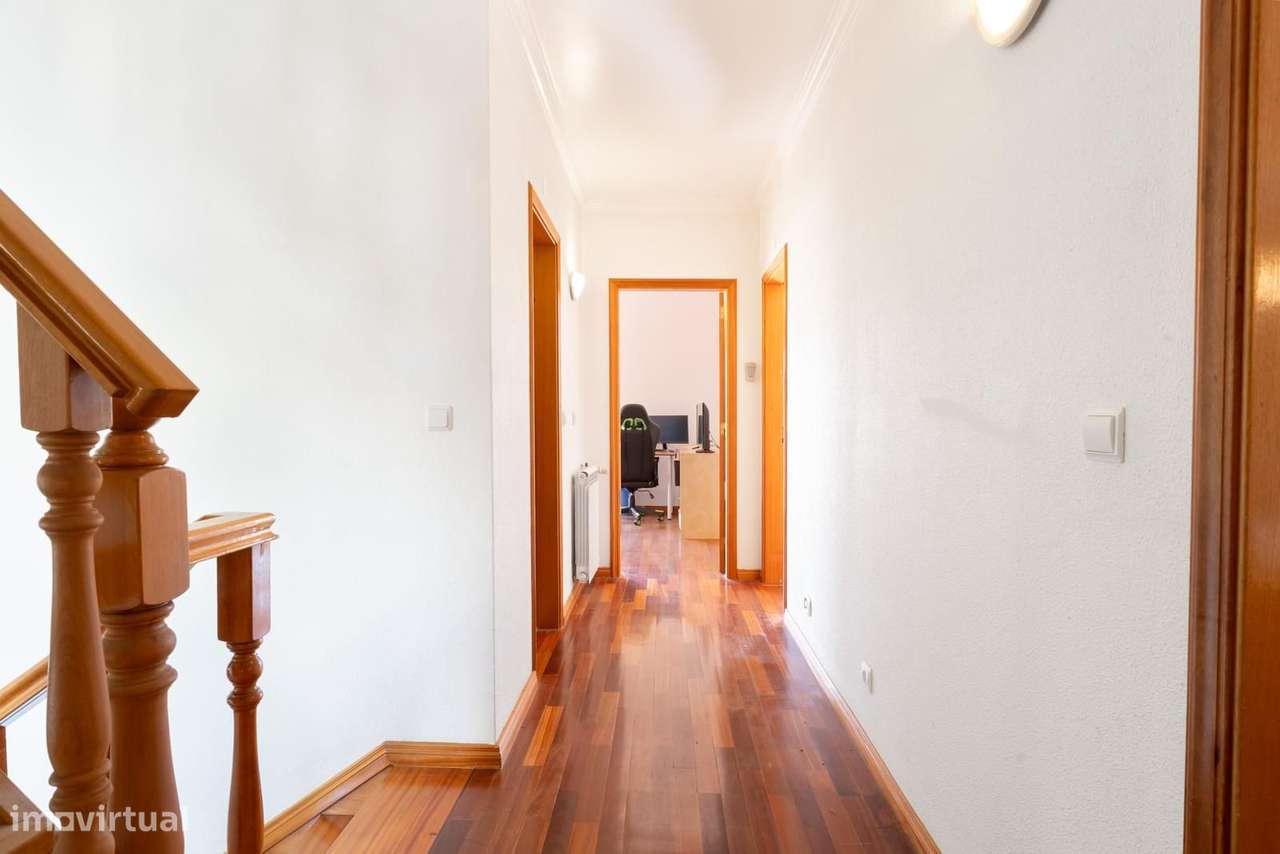 Moradia Geminada T5 + 2 com estacionamento, Alcabideche, Cascais-16