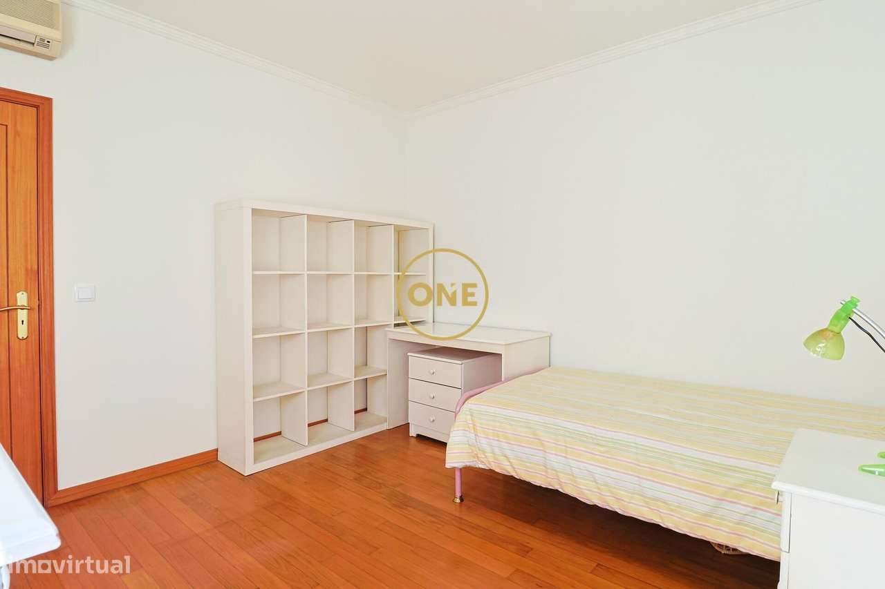 Excelente Apartamento T3 + 1 Escritório no Centro da Trofa!-13