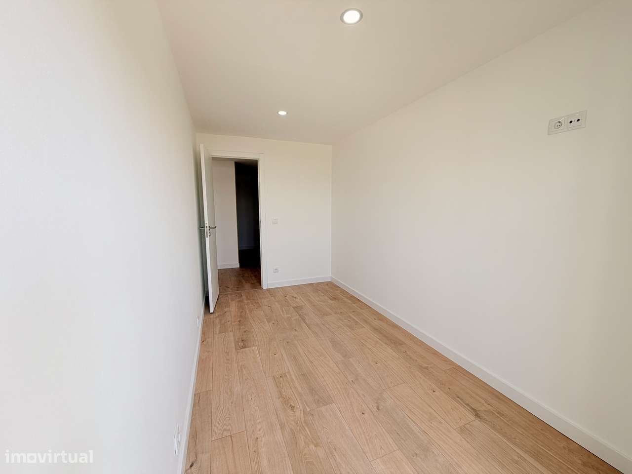 Apartamento T3 Totalmente Renovado | Vista de Rio | Forte da Casa-12