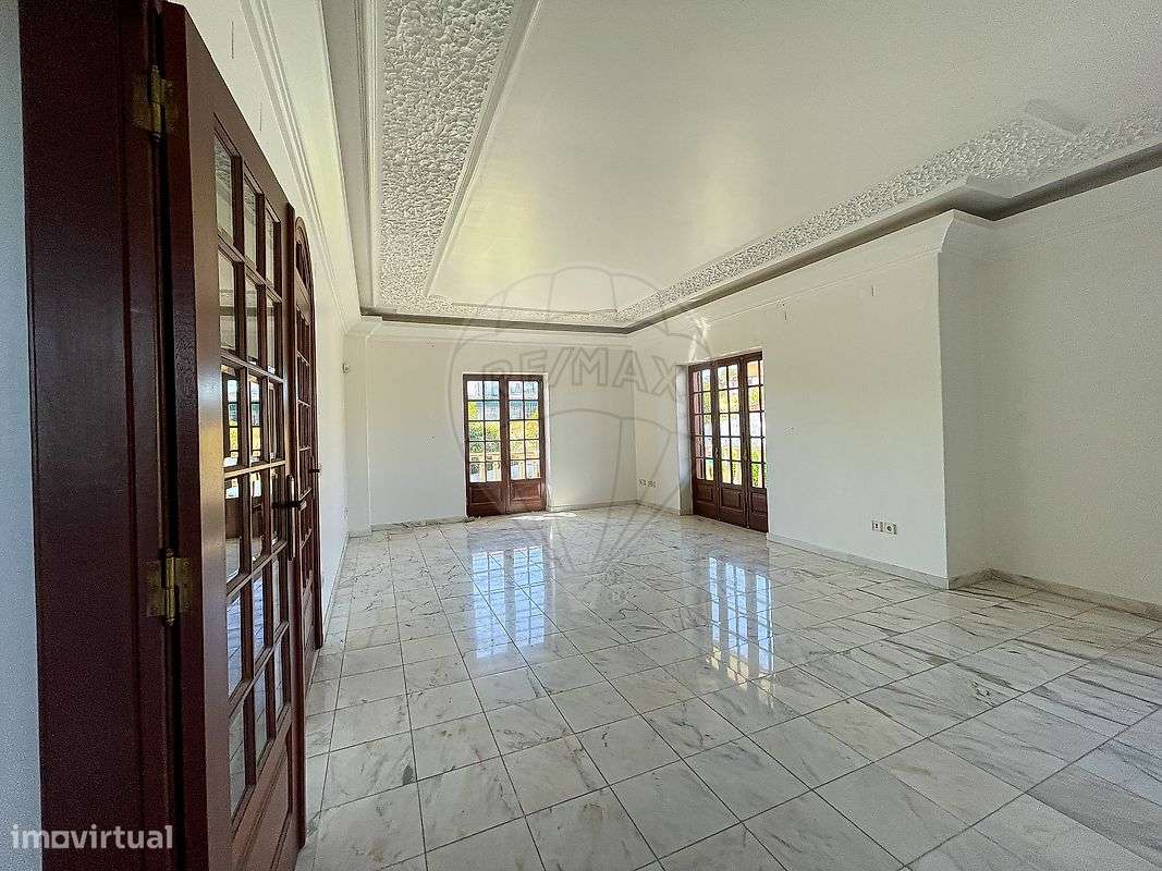 Moradia T7 para venda - Grande imagem: 2/31